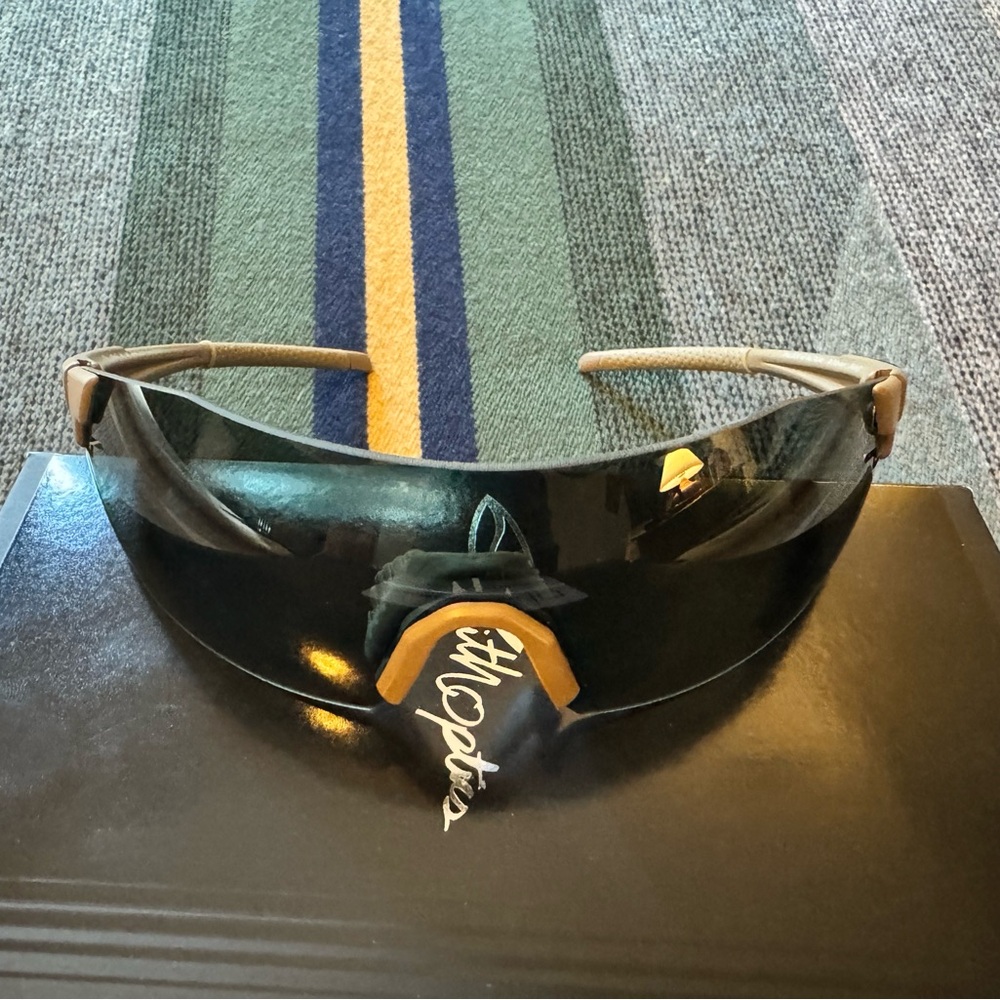 The Smith Optics Elite Pivlock V2 Tactical - Tan - BNIB